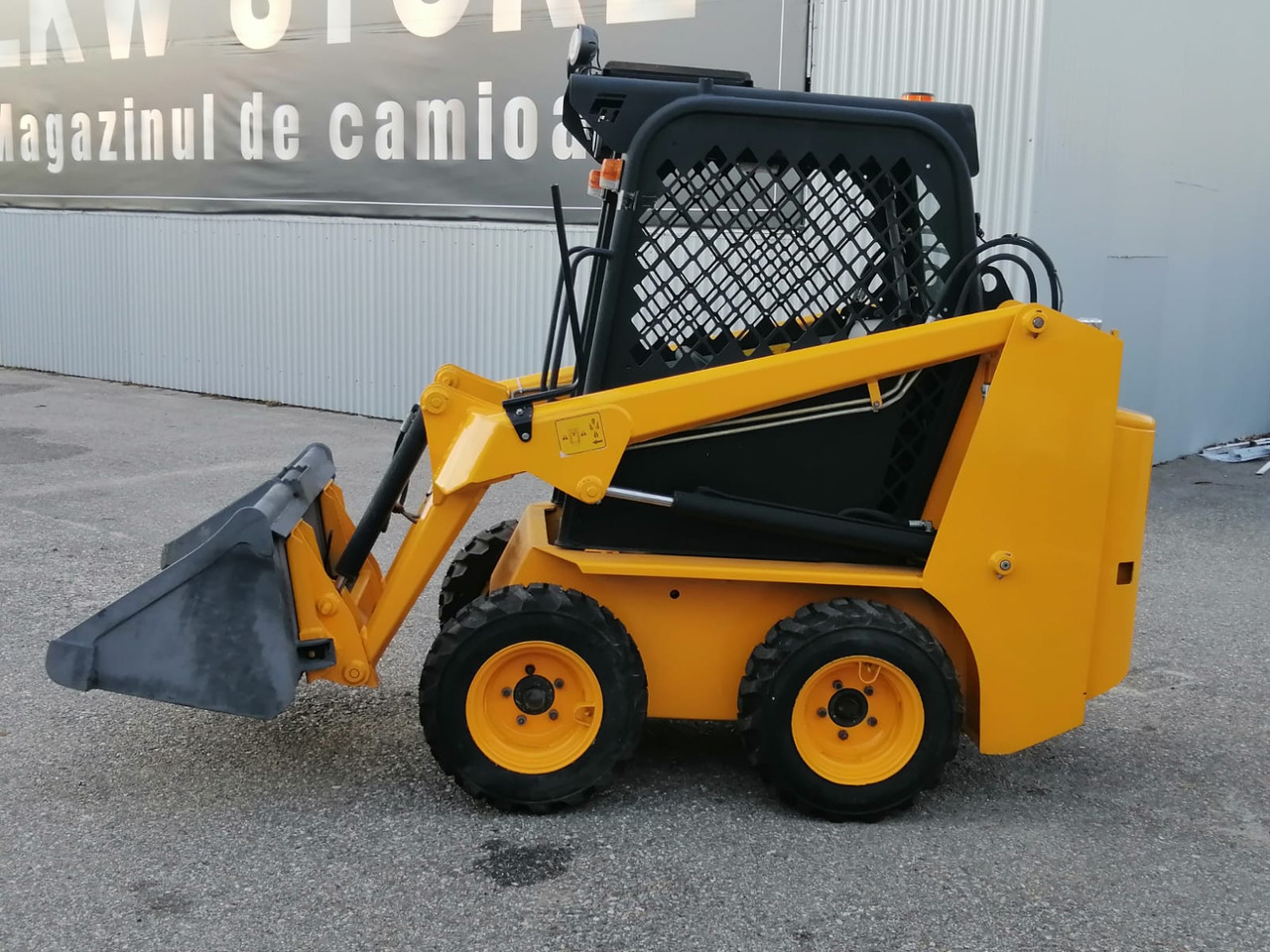 Bobcat Front Loader Ram Italia FM 120 – Hammer Installation - Schranklader: afbeelding 5 Bobcat Front Loader Ram Italia FM 120 – Hammer Installation - Schranklader: afbeelding 5