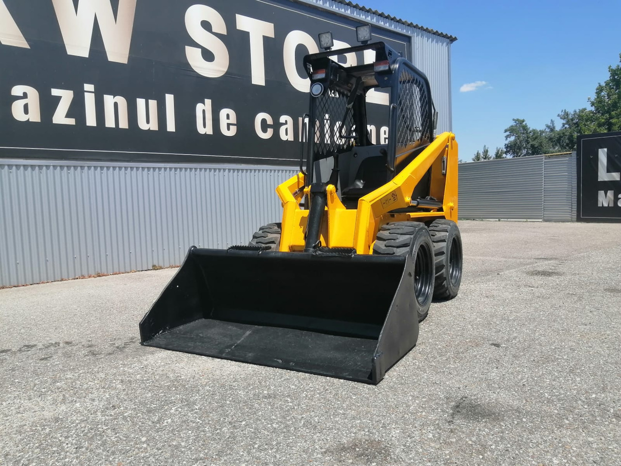 Bobcat SKID TYRE FRONT LOADER RAM ITALY - Schranklader: afbeelding 1 Bobcat SKID TYRE FRONT LOADER RAM ITALY - Schranklader: afbeelding 1