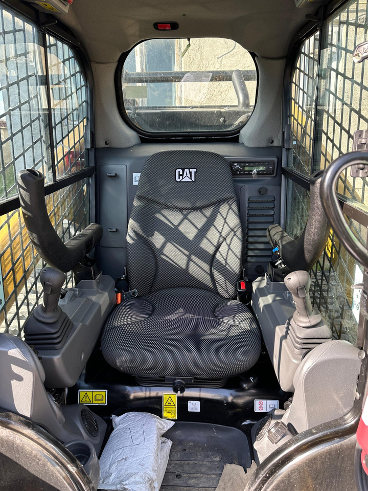 CATERPILLAR 299 D3 XE Mini track loader - Compacte rupslader: afbeelding 4 CATERPILLAR 299 D3 XE Mini track loader - Compacte rupslader: afbeelding 4