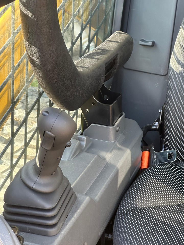 CATERPILLAR 299 D3 XE Mini track loader - Compacte rupslader: afbeelding 5 CATERPILLAR 299 D3 XE Mini track loader - Compacte rupslader: afbeelding 5