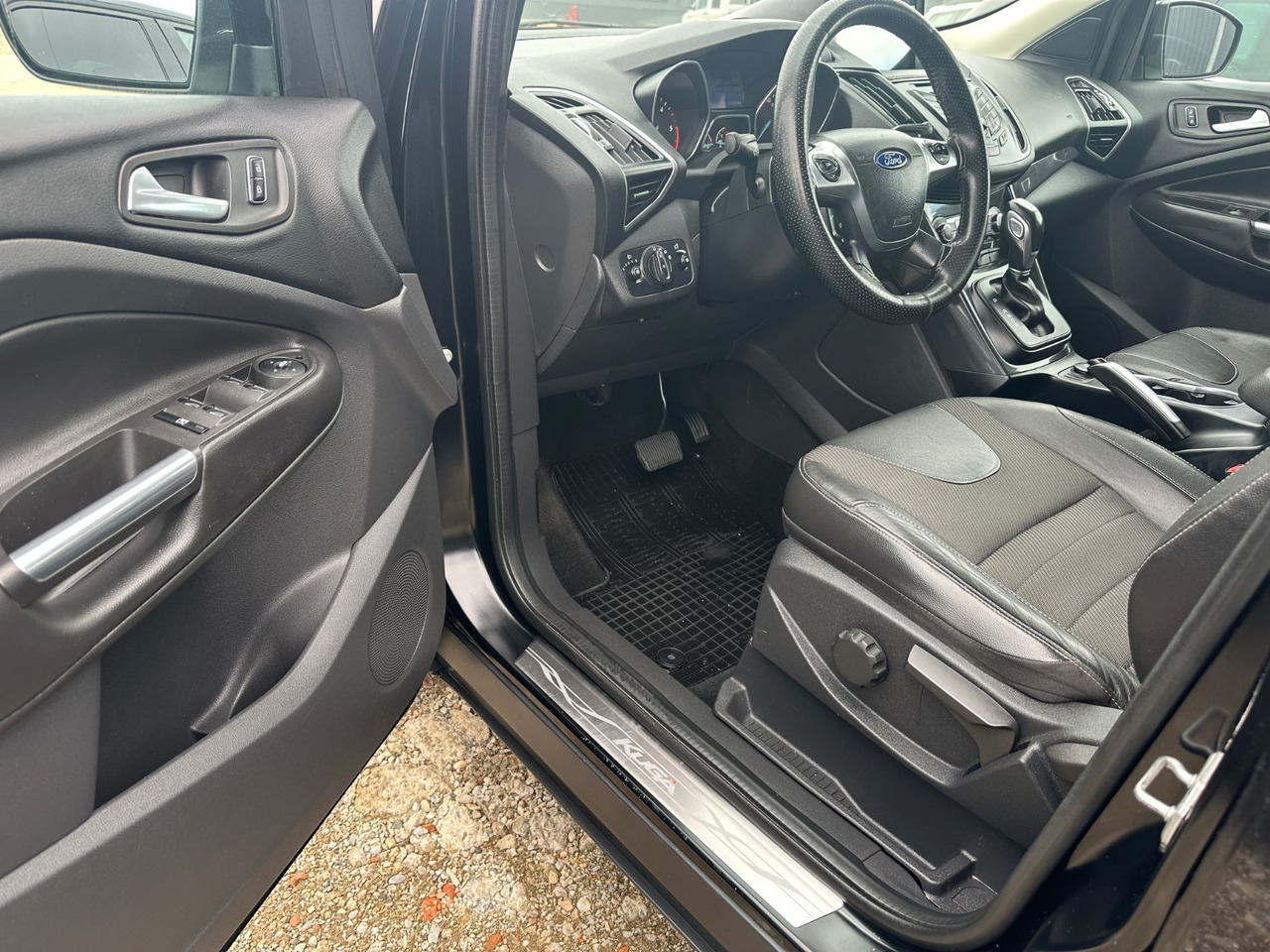 FORD KUGA TITANIUM - SUV: afbeelding 3 FORD KUGA TITANIUM - SUV: afbeelding 3