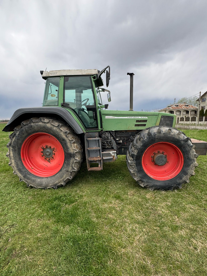 Fendt 824 Tractor - Tractor: afbeelding 5 Fendt 824 Tractor - Tractor: afbeelding 5