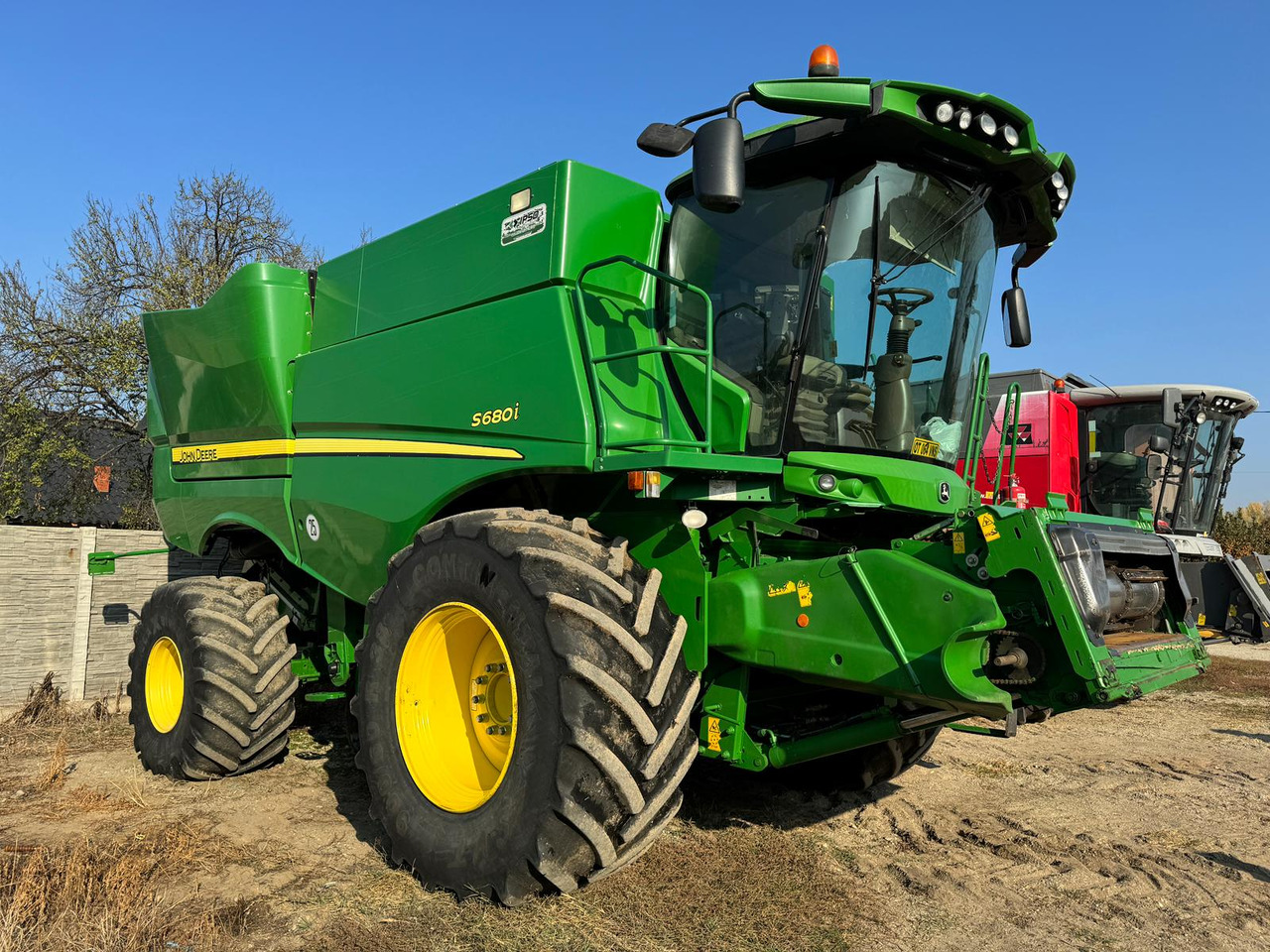 John Deere S680i combine + 635X Header + Zurn trailer - Maaidorser: afbeelding 1 John Deere S680i combine + 635X Header + Zurn trailer - Maaidorser: afbeelding 1