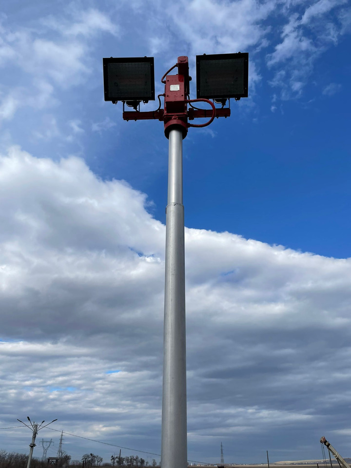 KRONENBURG K45 FIRE TRUCK - Brandweerwagen: afbeelding 4 KRONENBURG K45 FIRE TRUCK - Brandweerwagen: afbeelding 4