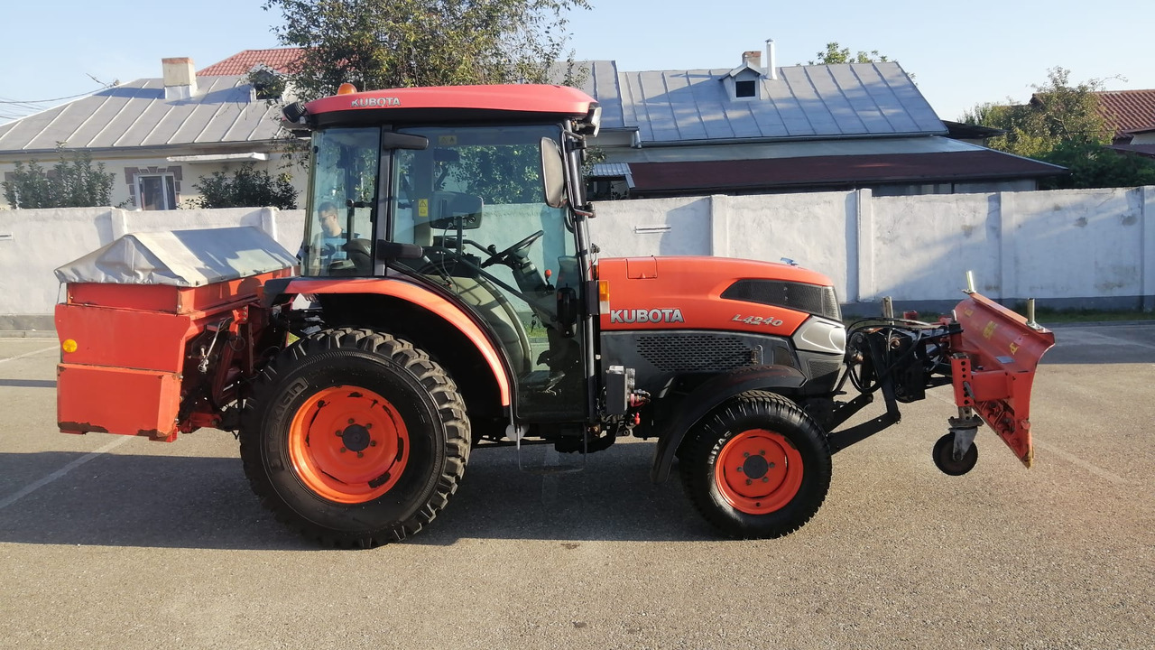 KUBOTA L4240 Narrow spaces tractor/vineyard/fruit tree/communal, TOP ! - Tractor: afbeelding 2 KUBOTA L4240 Narrow spaces tractor/vineyard/fruit tree/communal, TOP ! - Tractor: afbeelding 2