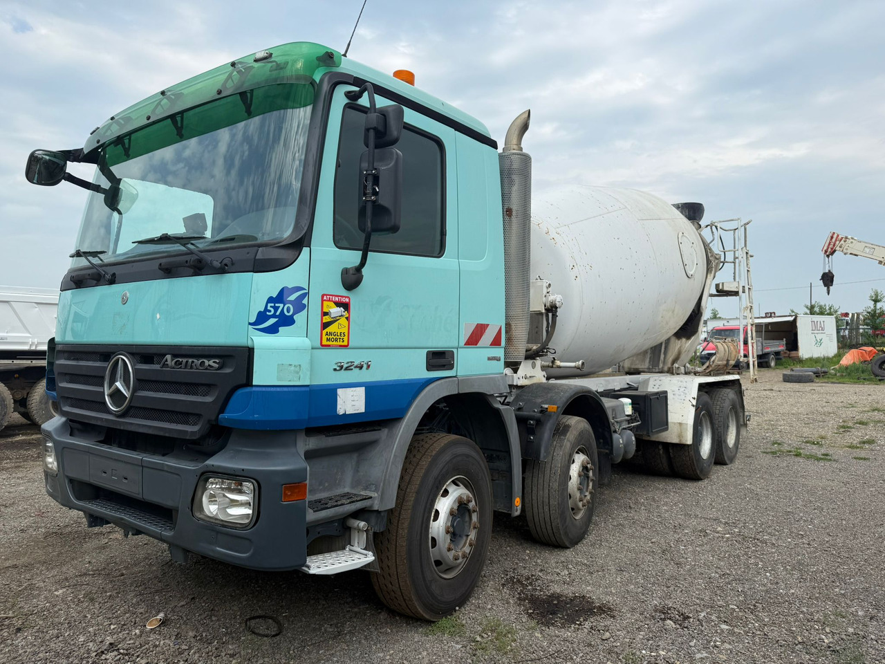MERCEDES BENZ 3241 CONCRETE MIXER - Betonmixer: afbeelding 2 MERCEDES BENZ 3241 CONCRETE MIXER - Betonmixer: afbeelding 2