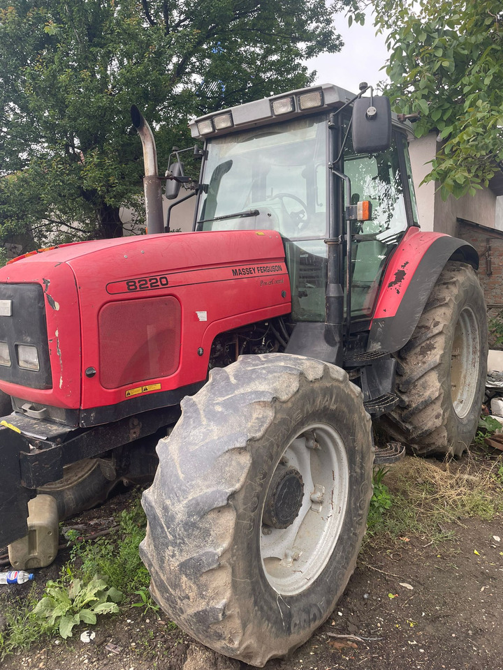 Massey Ferguson 8220 Tractor - Tractor: afbeelding 5 Massey Ferguson 8220 Tractor - Tractor: afbeelding 5