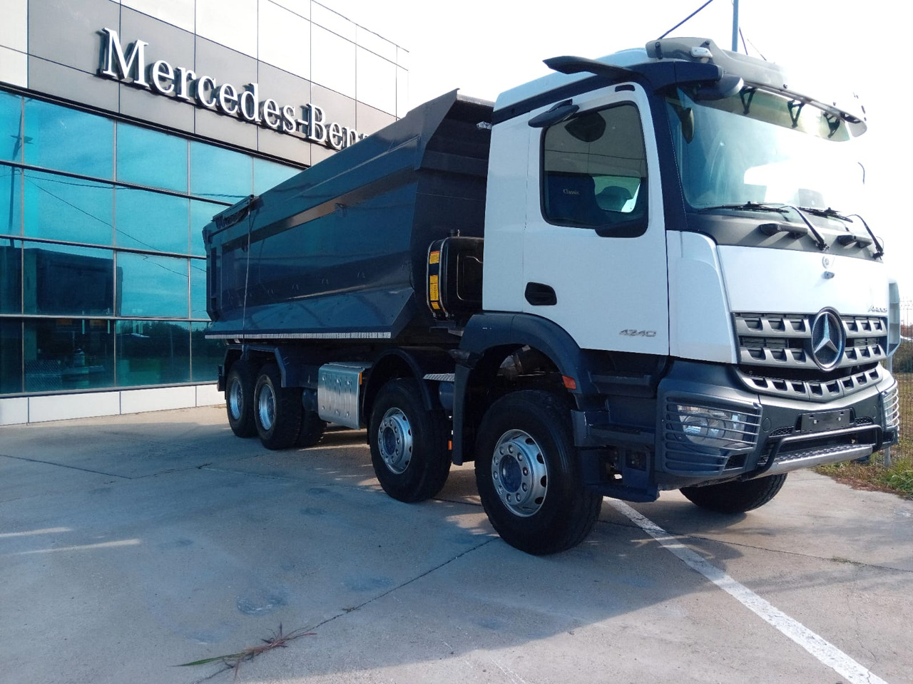 Mercedes-Benz Arocs 42.40 8×4 Basculanta/Tipper/Kipper Heavy Duty, TOP !!! - Kipper vrachtwagen: afbeelding 2 Mercedes-Benz Arocs 42.40 8×4 Basculanta/Tipper/Kipper Heavy Duty, TOP !!! - Kipper vrachtwagen: afbeelding 2