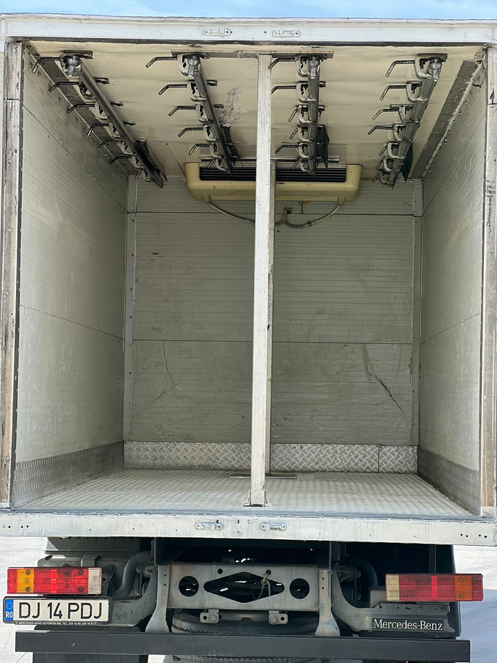 Mercedes-Benz Atego 10.15 Thermo King -20 C, Meat on hooks transport - Koelwagen vrachtwagen: afbeelding 5 Mercedes-Benz Atego 10.15 Thermo King -20 C, Meat on hooks transport - Koelwagen vrachtwagen: afbeelding 5