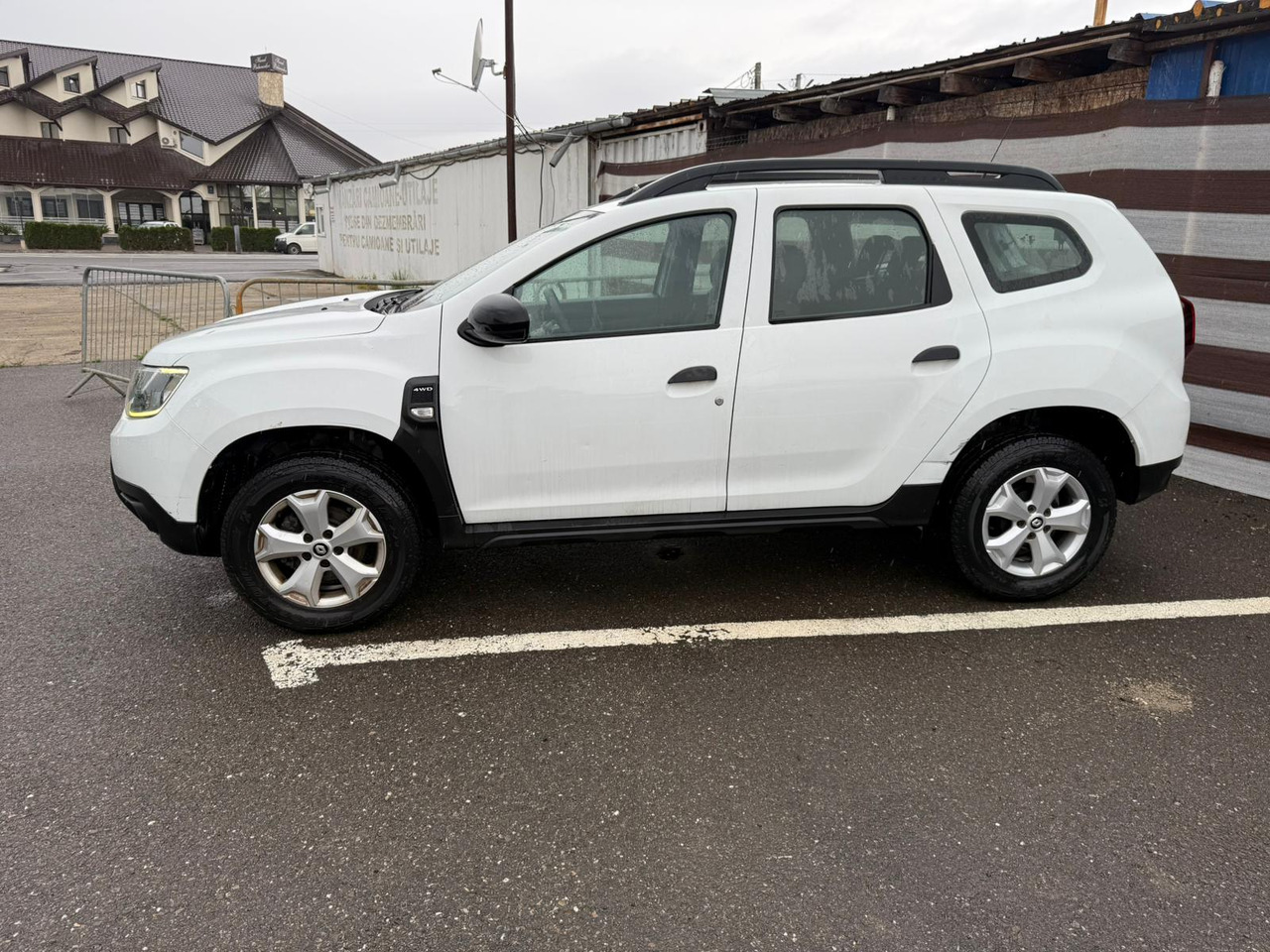 RENAULT DUSTER 4X4 - SUV: afbeelding 2 RENAULT DUSTER 4X4 - SUV: afbeelding 2