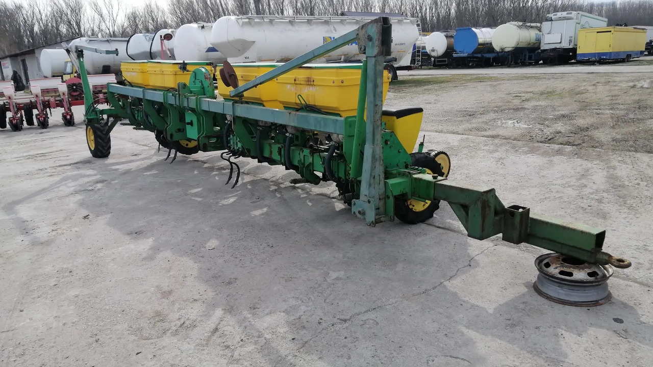 SFOGGIA GAMA PLUS 12/9m/12 Rows Seeding Machine - Precisiezaaimachine: afbeelding 3 SFOGGIA GAMA PLUS 12/9m/12 Rows Seeding Machine - Precisiezaaimachine: afbeelding 3