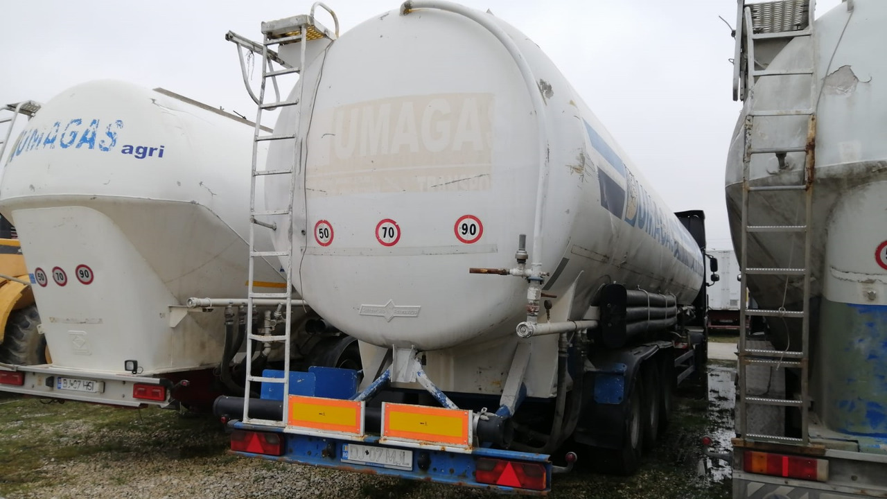 SPITZER Tank/Silo 57,000 l 4 Compartments for Powders/Feed/Water//Liquid Fertilizer/etc. - Bulkoplegger: afbeelding 3 SPITZER Tank/Silo 57,000 l 4 Compartments for Powders/Feed/Water//Liquid Fertilizer/etc. - Bulkoplegger: afbeelding 3