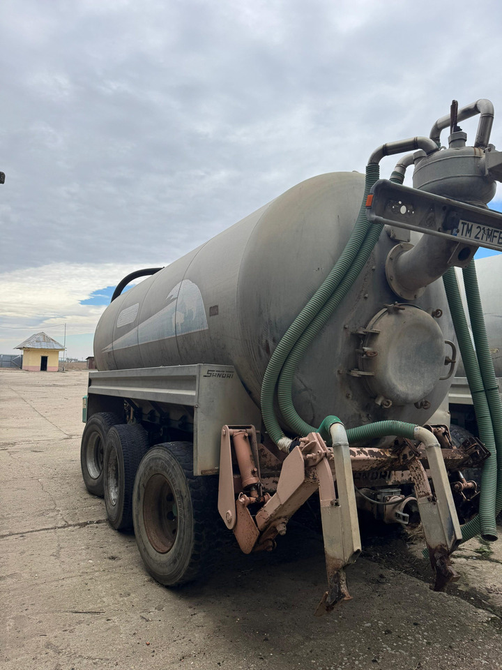 Sandri Manure spreading tank - Mesttank: afbeelding 1 Sandri Manure spreading tank - Mesttank: afbeelding 1