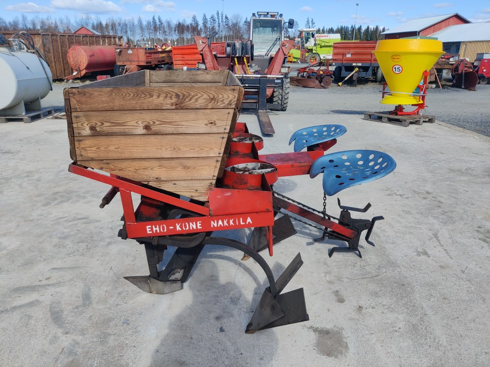 Eho Kone kahden istuttava rulettikone - Aardappelpootmachine: afbeelding 1 Eho Kone kahden istuttava rulettikone - Aardappelpootmachine: afbeelding 1