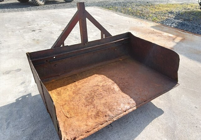 Kuljetuslaatikko 160cm - Bak voor Landbouwmachine: afbeelding 1 Kuljetuslaatikko 160cm - Bak voor Landbouwmachine: afbeelding 1