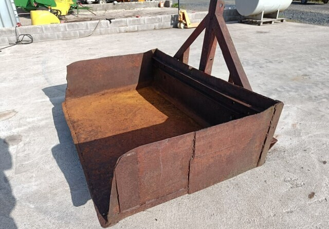 Kuljetuslaatikko 160cm - Bak voor Landbouwmachine: afbeelding 3 Kuljetuslaatikko 160cm - Bak voor Landbouwmachine: afbeelding 3