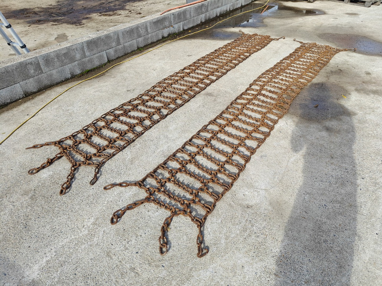 Piikkiketjut 12.4x38 traktoriin - Landbouwmachine: afbeelding 2 Piikkiketjut 12.4x38 traktoriin - Landbouwmachine: afbeelding 2