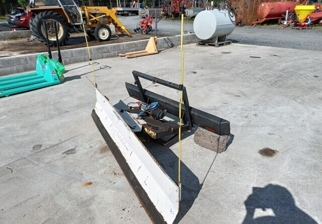 Lumilevy 230cm - vinssillä - Sneeuwschuif voor Landbouwmachine: afbeelding 2 Lumilevy 230cm - vinssillä - Sneeuwschuif voor Landbouwmachine: afbeelding 2