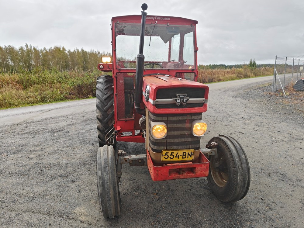 Massey Ferguson 165S Lisähydrauliikalla, katso video! - Tractor: afbeelding 5 Massey Ferguson 165S Lisähydrauliikalla, katso video! - Tractor: afbeelding 5