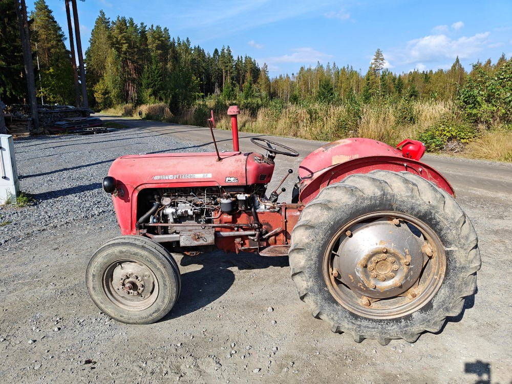 Massey Ferguson 35 traktori alkuperäiskuntoinen, katso video! - Tractor: afbeelding 2 Massey Ferguson 35 traktori alkuperäiskuntoinen, katso video! - Tractor: afbeelding 2