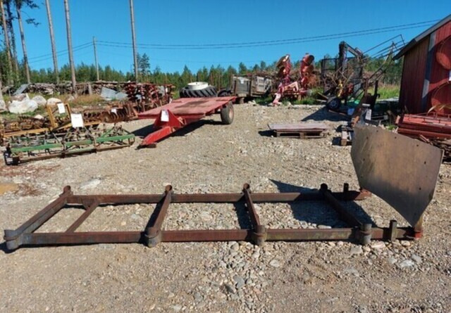 Metsäkärryn alusta 8 pankoinen pituus 400cm - Uitrijwagen: afbeelding 1 Metsäkärryn alusta 8 pankoinen pituus 400cm - Uitrijwagen: afbeelding 1