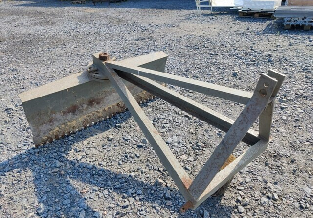 Perälevy 160cm - ympäripyörivä - Blad voor Landbouwmachine: afbeelding 2 Perälevy 160cm - ympäripyörivä - Blad voor Landbouwmachine: afbeelding 2