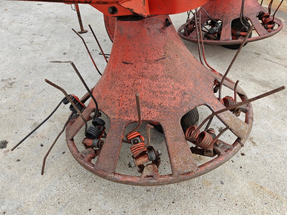 Hooischudder Pyöröharavapöyhin Fahr KU25 karhottimilla Ratasvetoinen harvinainen kone, katso video!: afbeelding 6 Hooischudder Pyöröharavapöyhin Fahr KU25 karhottimilla Ratasvetoinen harvinainen kone, katso video!: afbeelding 6