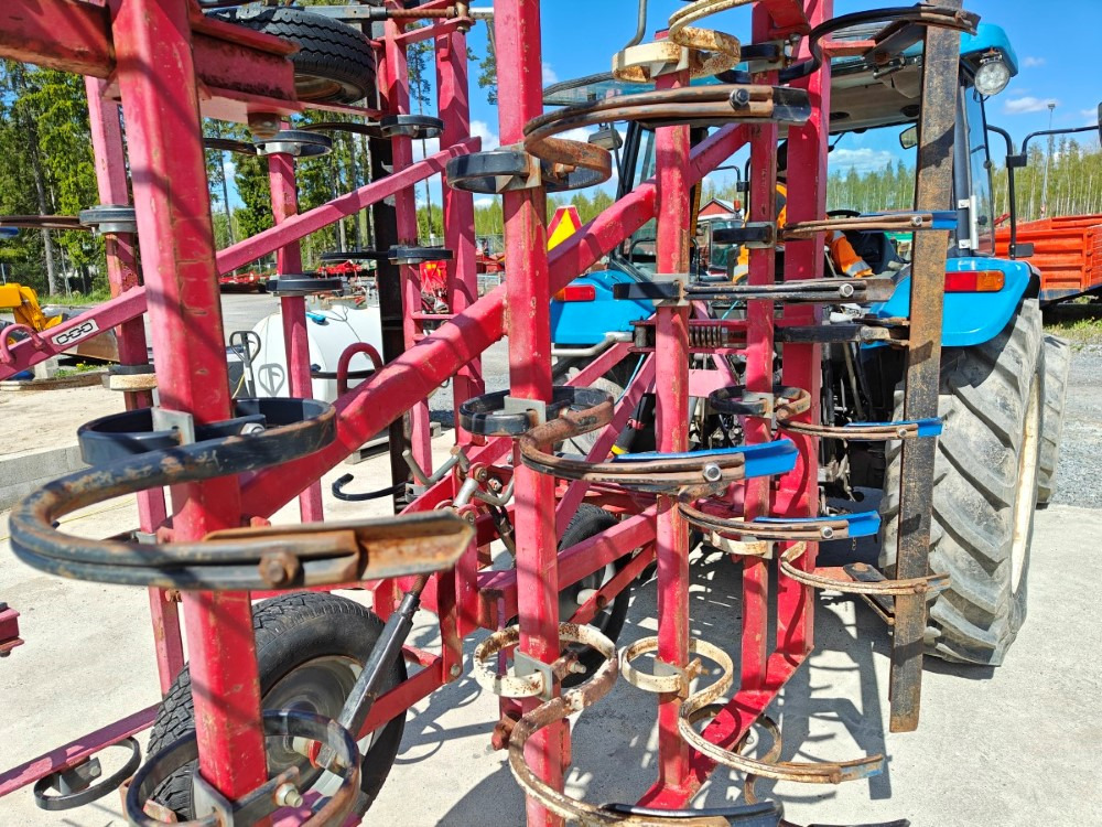 VM 450 cm, hydraulisesti taittuva, etulana ja jälkihara, katso video! - Wiedeg: afbeelding 4 VM 450 cm, hydraulisesti taittuva, etulana ja jälkihara, katso video! - Wiedeg: afbeelding 4