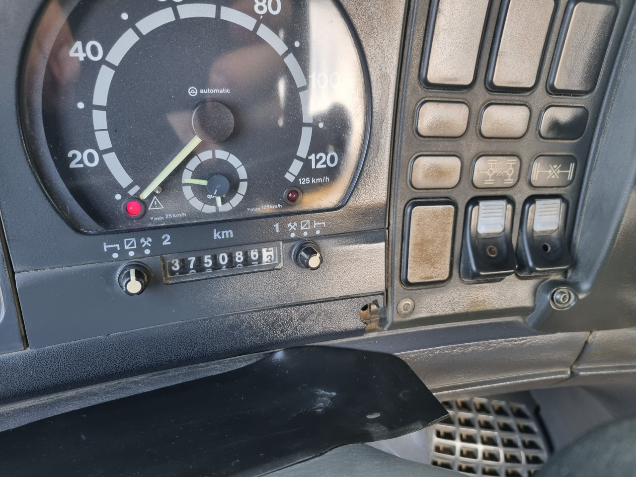 Leasing SCANIA R 124 CB8X4HZ 360 mixer SCANIA R 124 CB8X4HZ 360 mixer: afbeelding 11