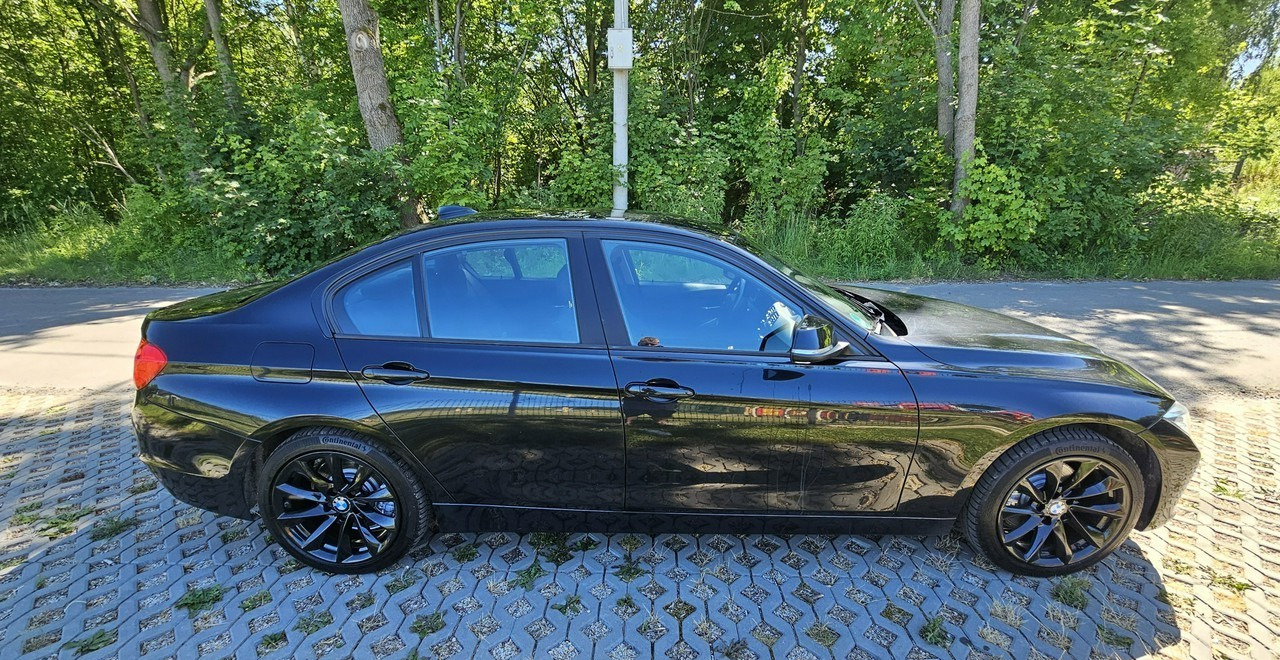 BMW SERIA 3 V (F30/F31/F34) BMW SERIA 3 BMW 330D xDrive ładny stan 4x4 sedan - Sedan: afbeelding 5 BMW SERIA 3 V (F30/F31/F34) BMW SERIA 3 BMW 330D xDrive ładny stan 4x4 sedan - Sedan: afbeelding 5