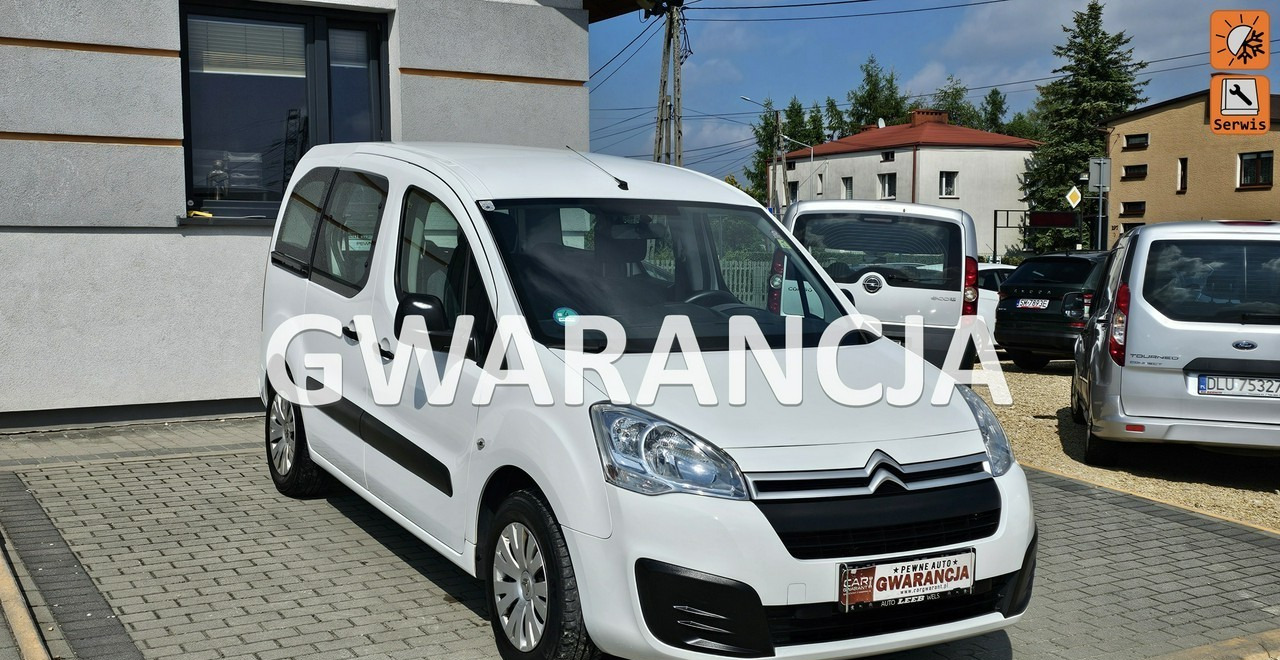 Citroen Berlingo II 5 -osobowy*29450 zł netto* - Personenwagen: afbeelding 1 Citroen Berlingo II 5 -osobowy*29450 zł netto* - Personenwagen: afbeelding 1