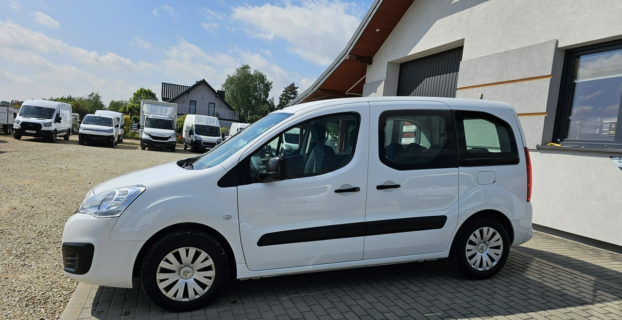 Citroen Berlingo II 5 -osobowy*29450 zł netto* - Personenwagen: afbeelding 4 Citroen Berlingo II 5 -osobowy*29450 zł netto* - Personenwagen: afbeelding 4