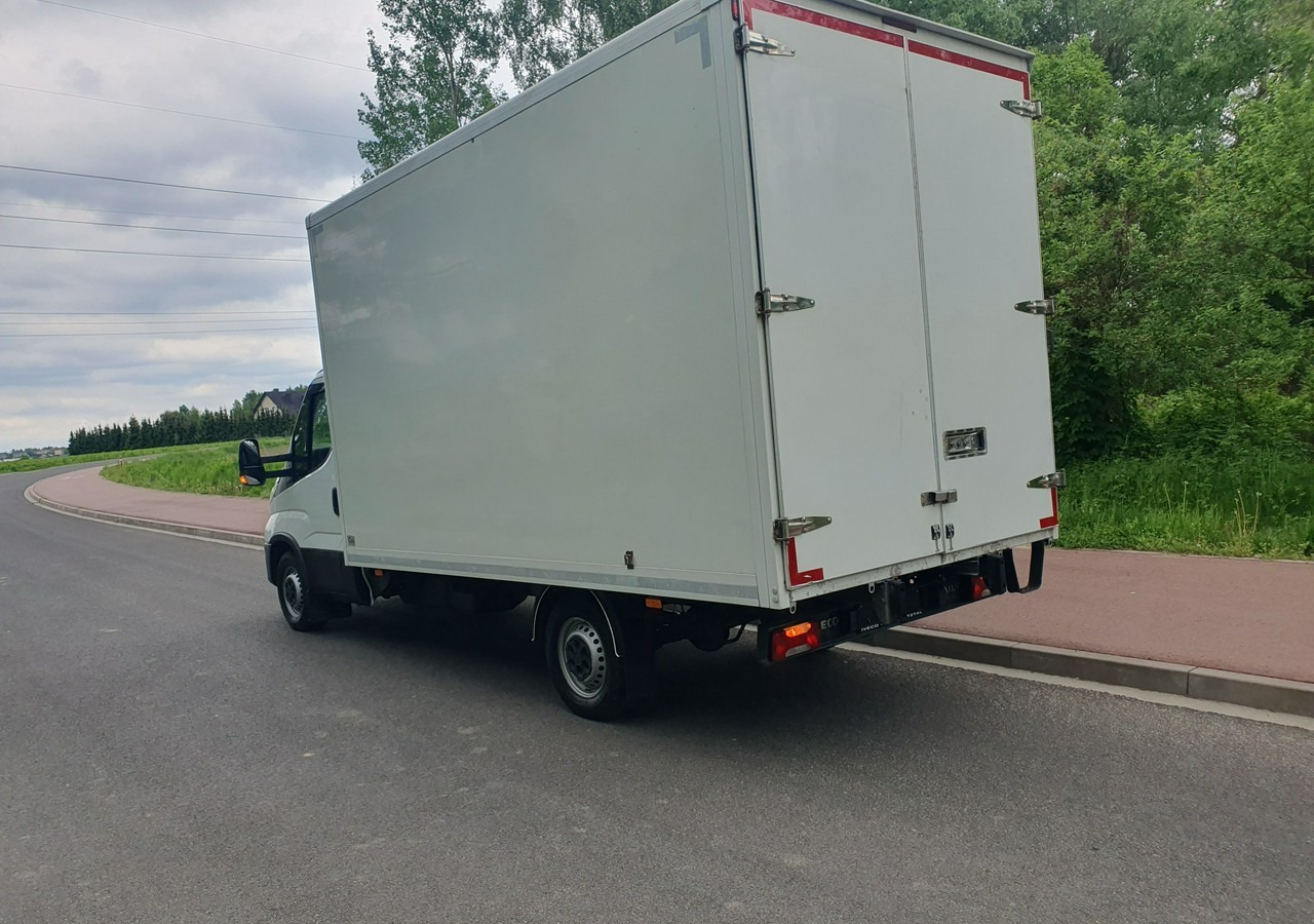 Iveco 35 Daily 35S14 klima * 3 osobowy *nowy rozrząd * - Bestelwagen gesloten laadbak: afbeelding 5 Iveco 35 Daily 35S14 klima * 3 osobowy *nowy rozrząd * - Bestelwagen gesloten laadbak: afbeelding 5