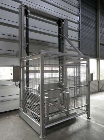 Lachnit lifter for palletboxes 322 L - Voedselverwerkende machine: afbeelding 2 Lachnit lifter for palletboxes 322 L - Voedselverwerkende machine: afbeelding 2
