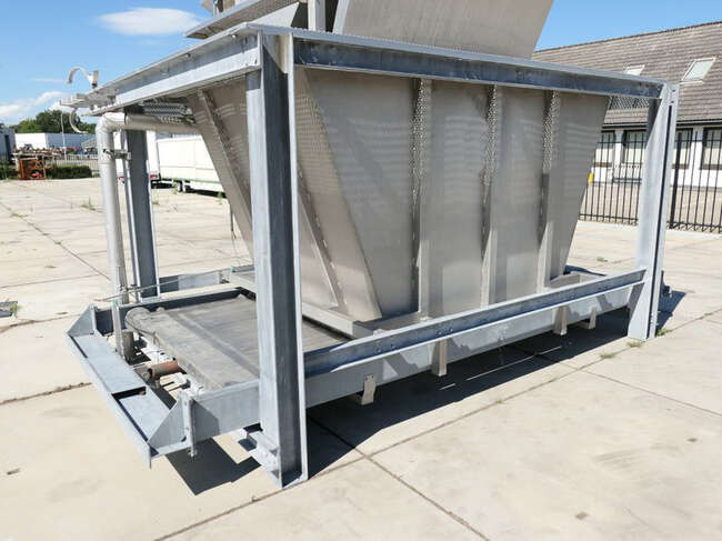 NN stainless steel bunker - Voedselverwerkende machine: afbeelding 1 NN stainless steel bunker - Voedselverwerkende machine: afbeelding 1