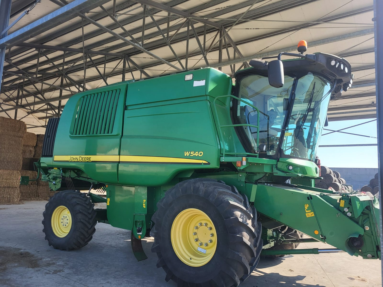 John Deere W540 - Maaidorser: afbeelding 1 John Deere W540 - Maaidorser: afbeelding 1