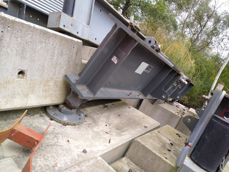 Liebherr 100LC cross 901214530, 2016 yom - Torenkraan: afbeelding 1 Liebherr 100LC cross 901214530, 2016 yom - Torenkraan: afbeelding 1