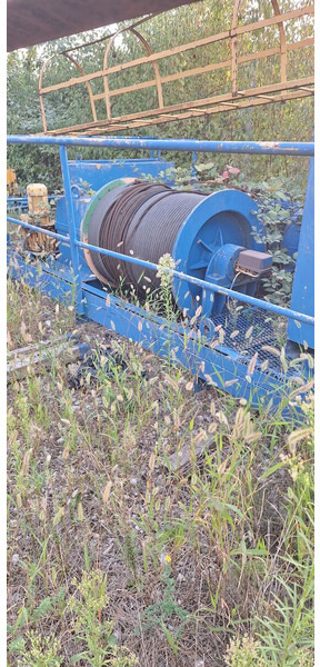 Torenkraan Liebherr 180EC-H 40m jib slewing part / good price: afbeelding 10 Torenkraan Liebherr 180EC-H 40m jib slewing part / good price: afbeelding 10