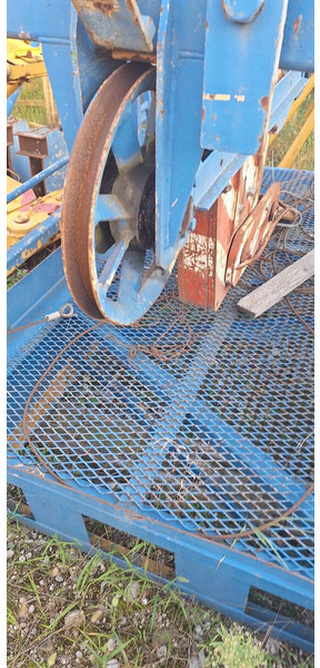 Torenkraan Liebherr 180EC-H 40m jib slewing part / good price: afbeelding 11 Torenkraan Liebherr 180EC-H 40m jib slewing part / good price: afbeelding 11