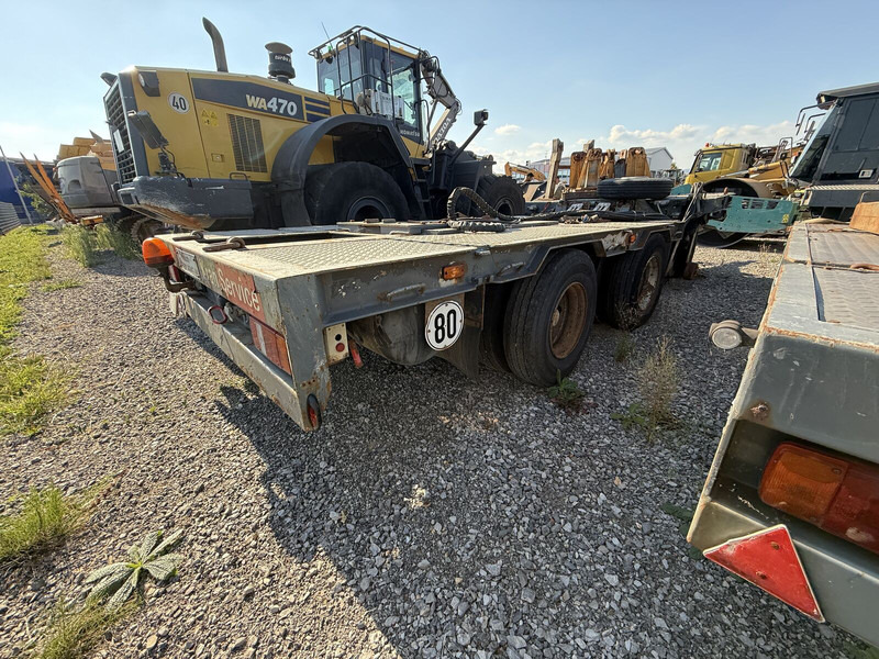 Liebherr 80km/h axeles to self erecting crane 32K 35K 42K 50K 63K 71K - Torenkraan: afbeelding 4 Liebherr 80km/h axeles to self erecting crane 32K 35K 42K 50K 63K 71K - Torenkraan: afbeelding 4