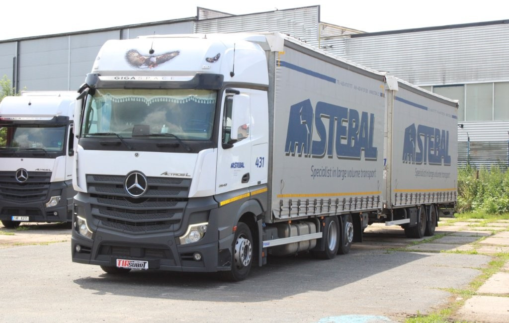 Mercedes-Benz Actros 2542 NAVIGACE + PANAV TVK 18 M (8,20m x 2,4 - Schuifzeilen vrachtwagen, Aanhangwagen met huif: afbeelding 2 Mercedes-Benz Actros 2542 NAVIGACE + PANAV TVK 18 M (8,20m x 2,4 - Schuifzeilen vrachtwagen, Aanhangwagen met huif: afbeelding 2