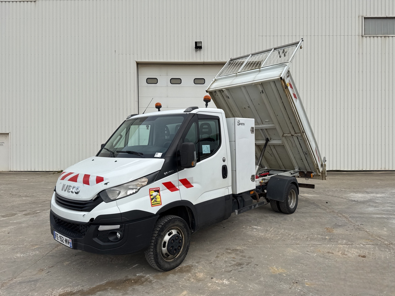 IVECO DAILY 35-150 - Kipper vrachtwagen: afbeelding 2 IVECO DAILY 35-150 - Kipper vrachtwagen: afbeelding 2