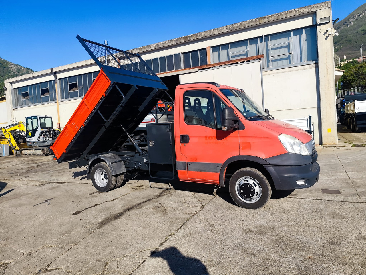 IVECO DAILY 35C13 - Kipper vrachtwagen: afbeelding 1 IVECO DAILY 35C13 - Kipper vrachtwagen: afbeelding 1