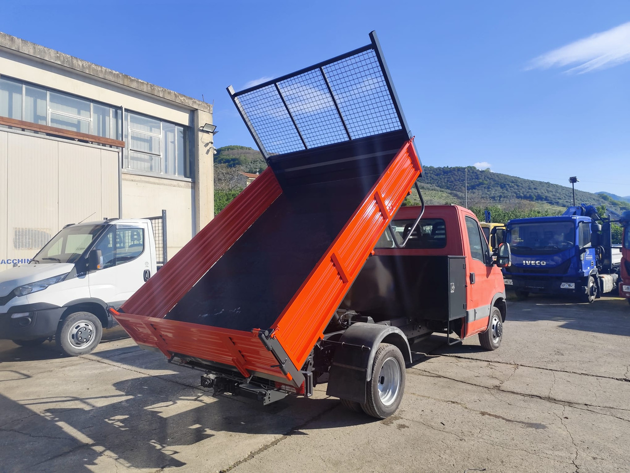 IVECO DAILY 35C13 - Kipper vrachtwagen: afbeelding 4 IVECO DAILY 35C13 - Kipper vrachtwagen: afbeelding 4