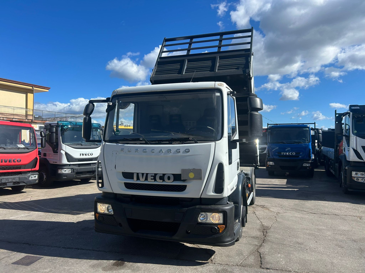 IVECO EUROCARGO 120E25 - Kipper vrachtwagen: afbeelding 5 IVECO EUROCARGO 120E25 - Kipper vrachtwagen: afbeelding 5