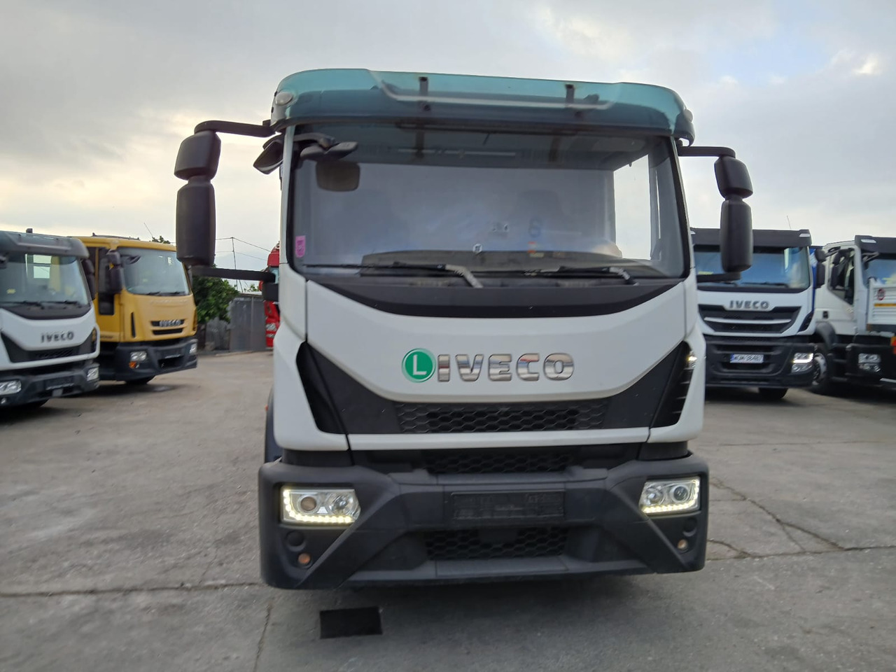 IVECO EUROCARGO 140-250 - Kraanwagen: afbeelding 3 IVECO EUROCARGO 140-250 - Kraanwagen: afbeelding 3
