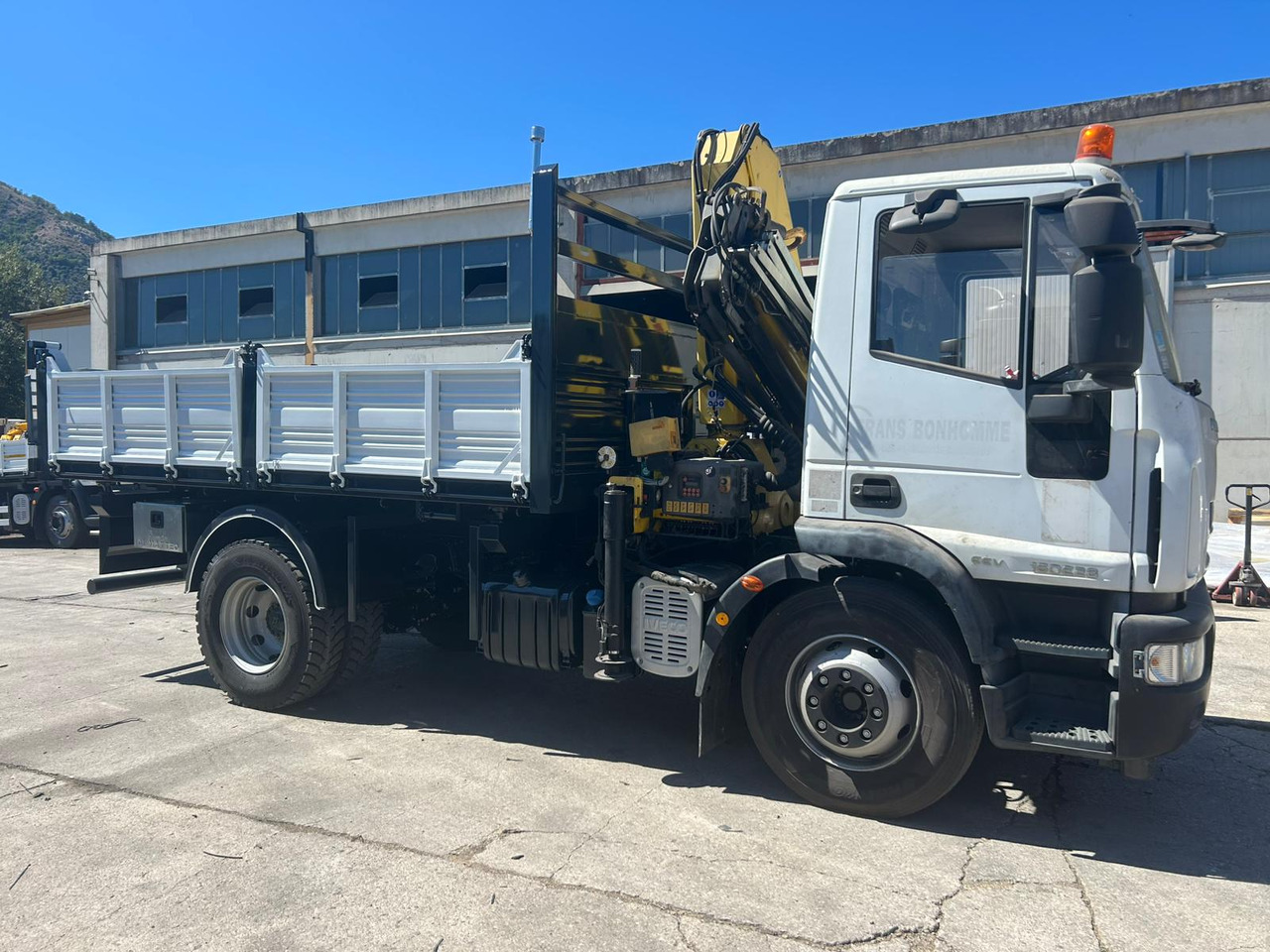 IVECO EUROCARGO 160E28 - Kraanwagen, Kipper vrachtwagen: afbeelding 3 IVECO EUROCARGO 160E28 - Kraanwagen, Kipper vrachtwagen: afbeelding 3
