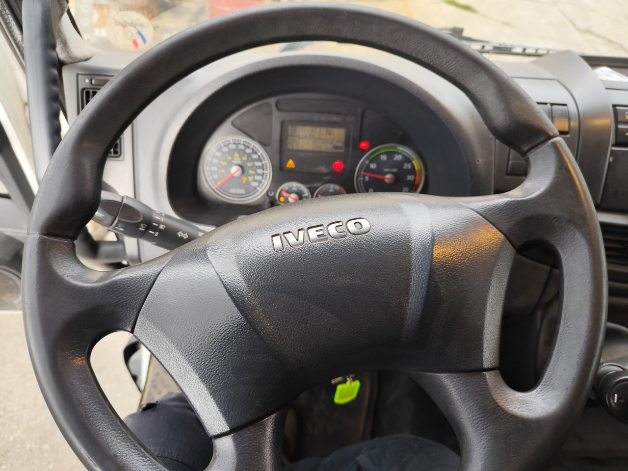 IVECO EUROCARGO 160E28 - Kraanwagen: afbeelding 5 IVECO EUROCARGO 160E28 - Kraanwagen: afbeelding 5