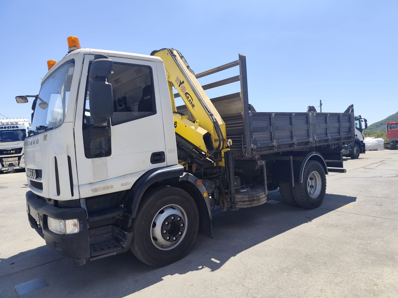 IVECO EUROCARGO 160E28 - Kraanwagen: afbeelding 1 IVECO EUROCARGO 160E28 - Kraanwagen: afbeelding 1