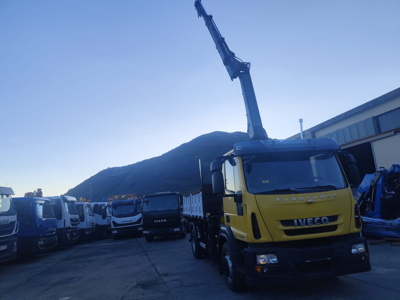 IVECO EUROCARGO 160E30 - Kraanwagen: afbeelding 3 IVECO EUROCARGO 160E30 - Kraanwagen: afbeelding 3